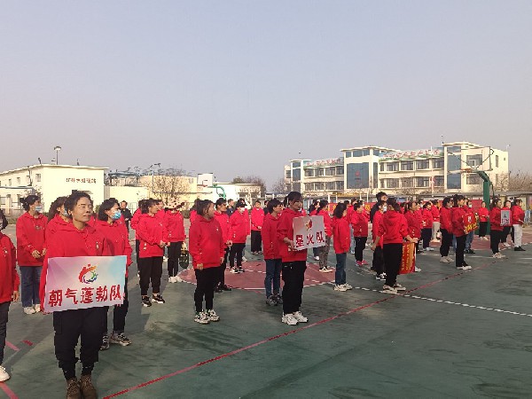 東大煤礦舉辦慶“三八”拓展訓(xùn)練暨趣味運(yùn)動(dòng)會