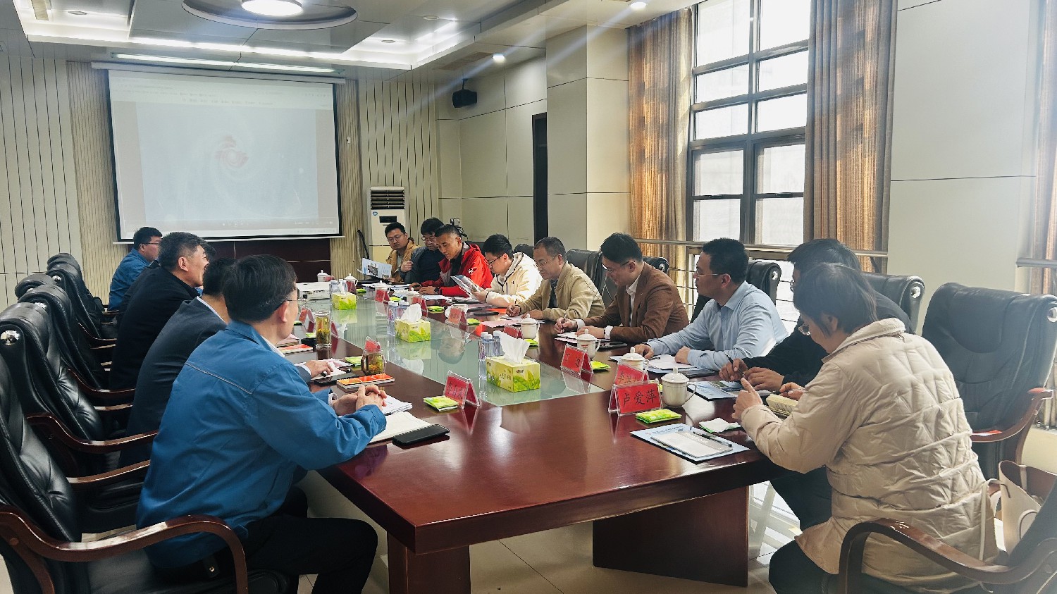 深能集團來化工基地調研座談
